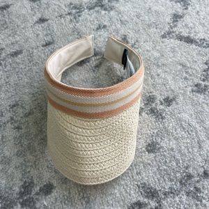 Roxy visor